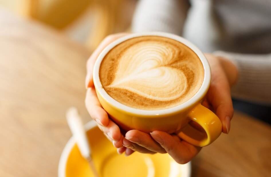 قهوه.کافئین.فنجان
