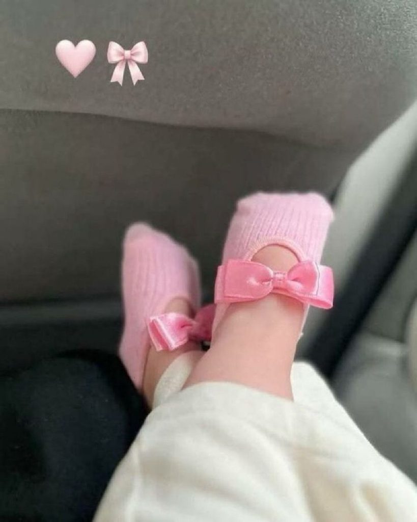 جوراب پاییزه برای نوزاد