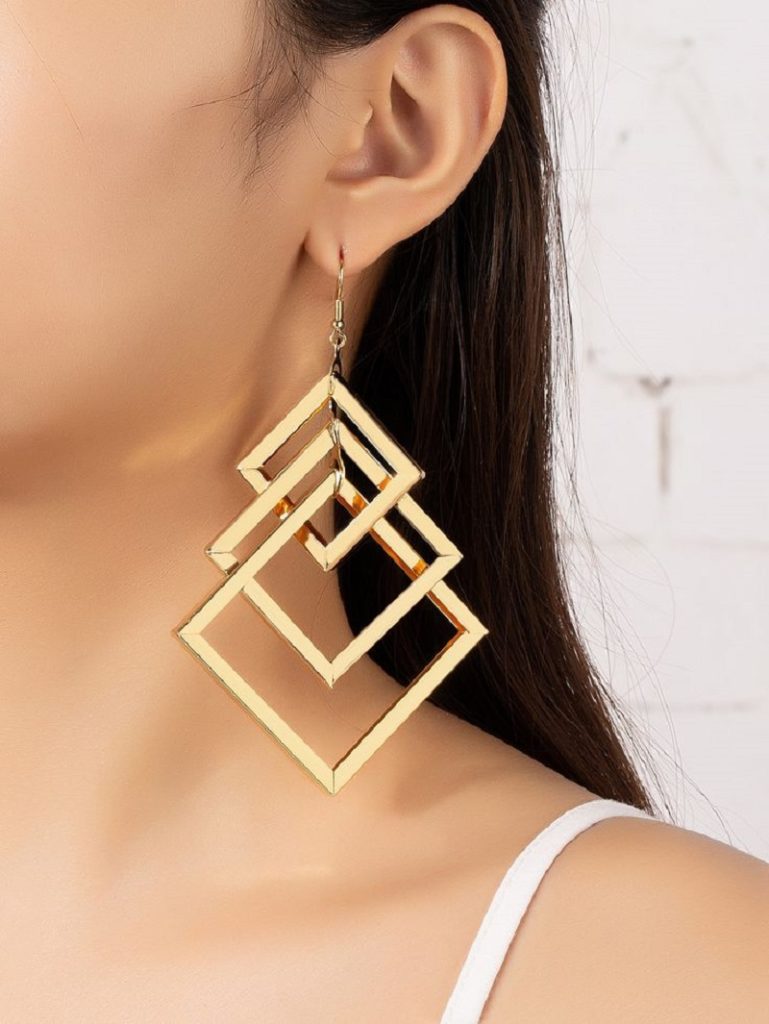 گوشواره‌های هندسی و زاویه‌دار