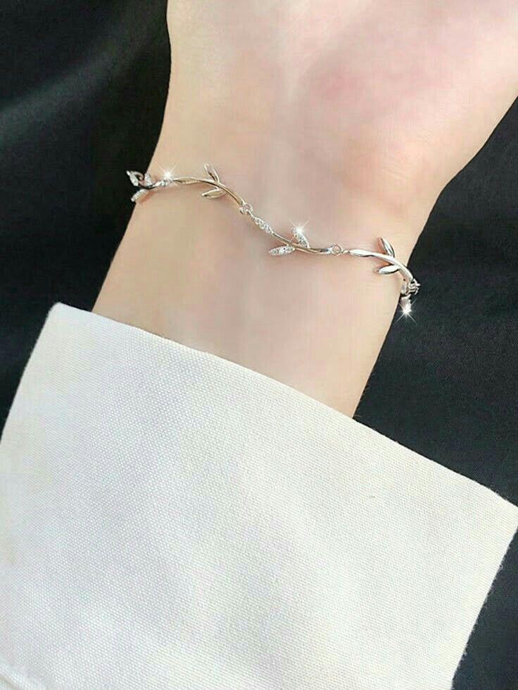 دستبند مینیمال طلا سفید
