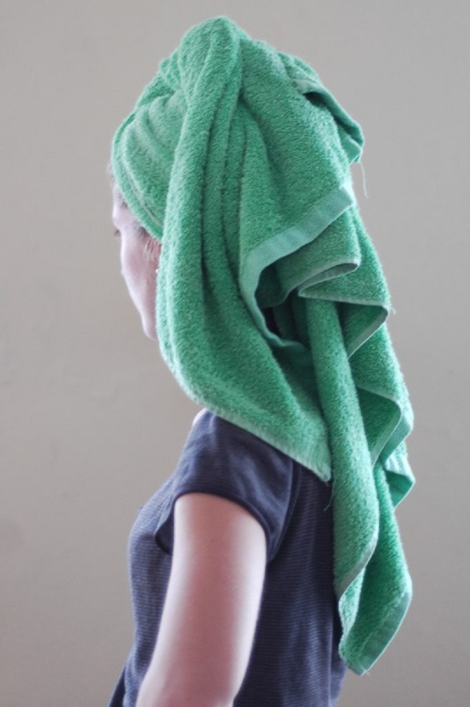 خشککردن مو با حوله زبر