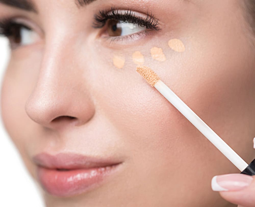 کانسیلر زدن برای ناپدید کردن لکه تو صورت