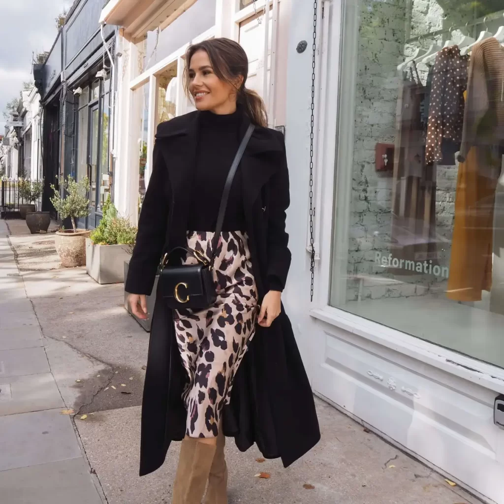 استایل پاییزی زنونه با کت و دامن