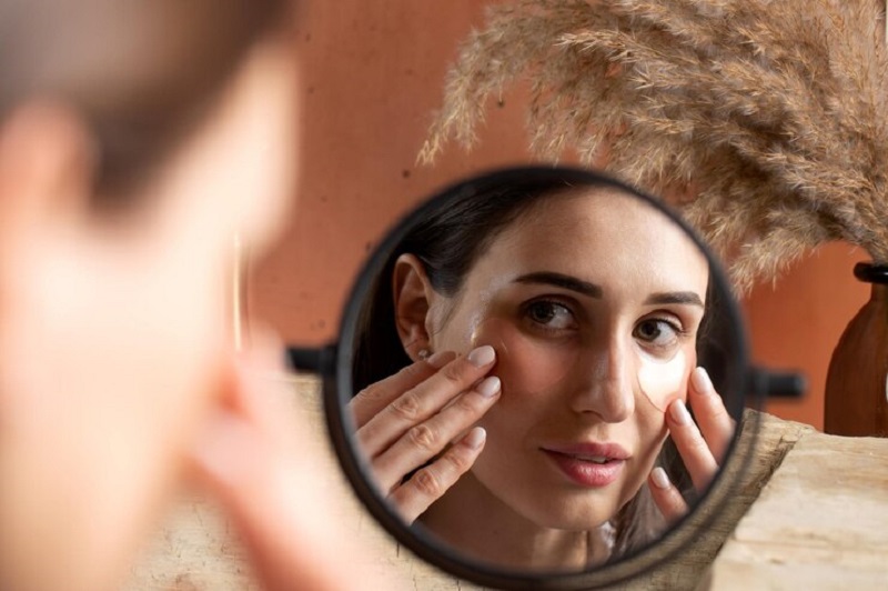 آرایش طبیعی روی پوست خشک