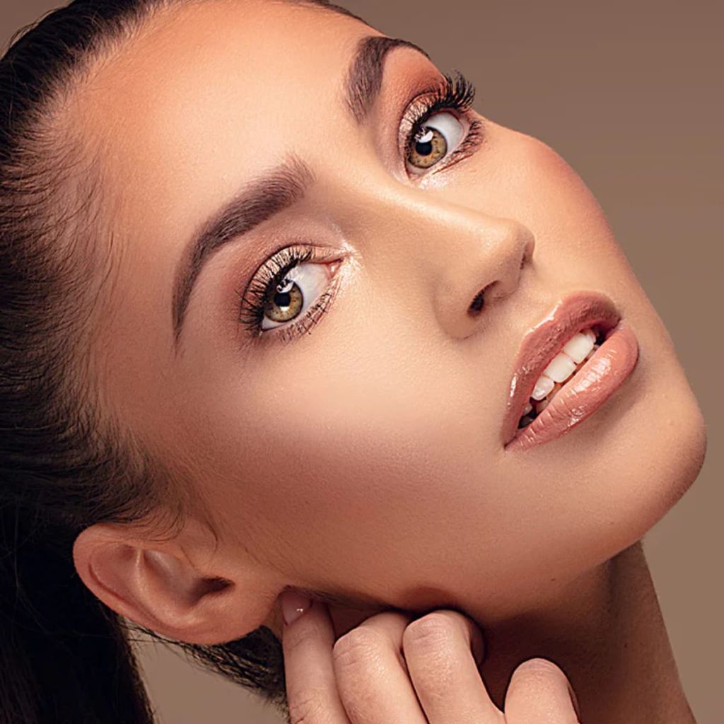 بهترین رژ لب و سایه چشم برای آرایش نود