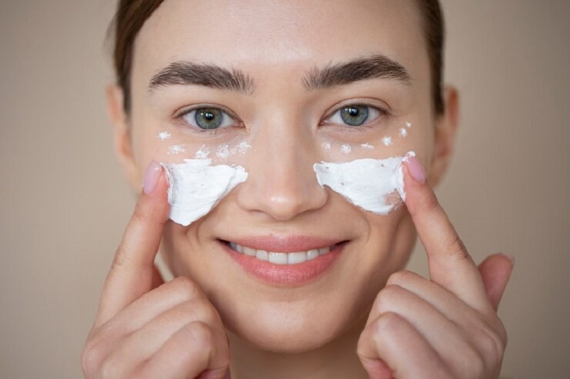 مرطوب‌کننده (Moisturizer)