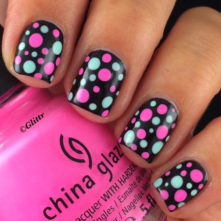 دیزاین ناخن با دایره متالیک