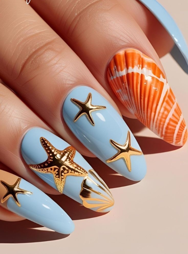 دیزاین ناخن ابی روشن با طرح ستاره دریایی