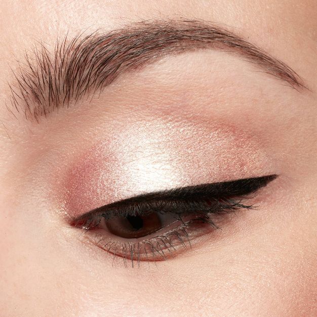 سایه چشم نرم و براق