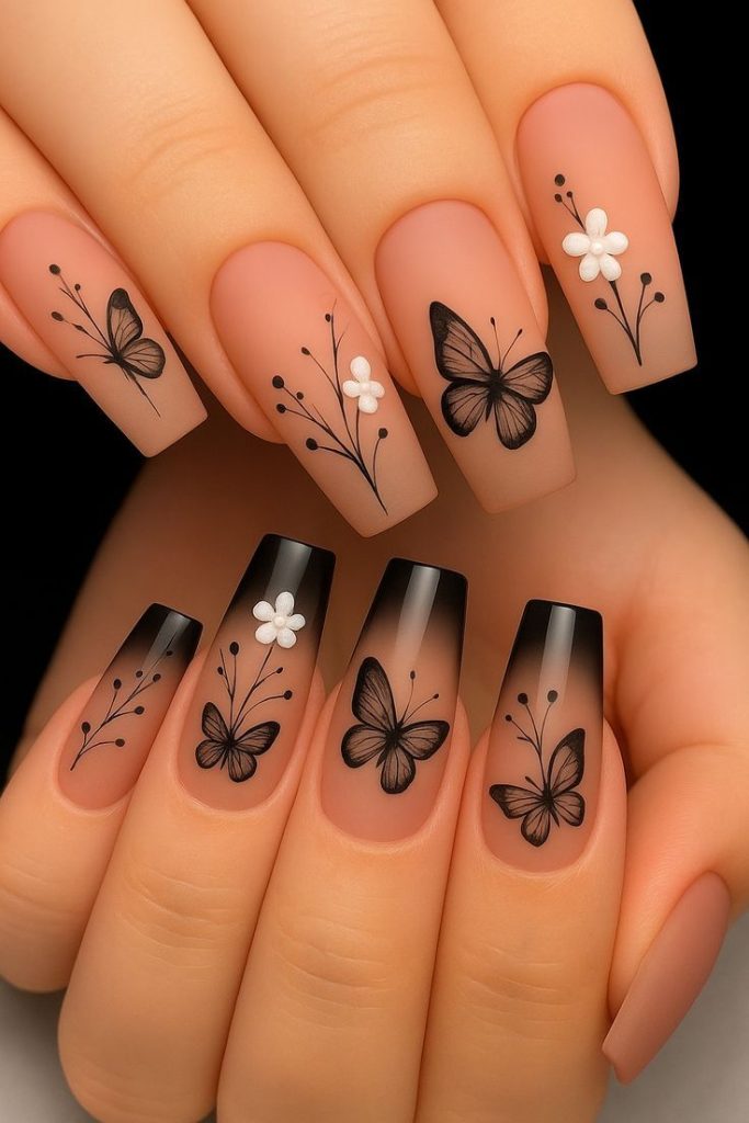 ناخن فانتزی کیوت طرح پروانه و گل