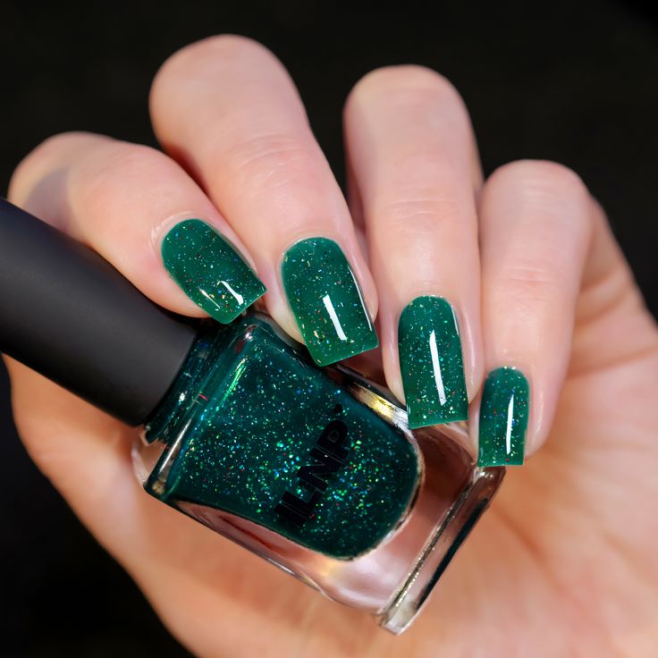 لاک ناخن سبز زمردی