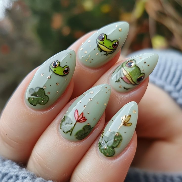 دیزاین فانتزی ناخن سبز با طرح قورباغه