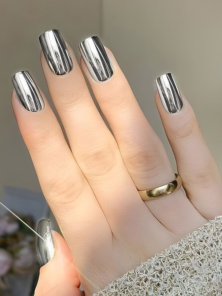 لاک متالیک نقره‌ای