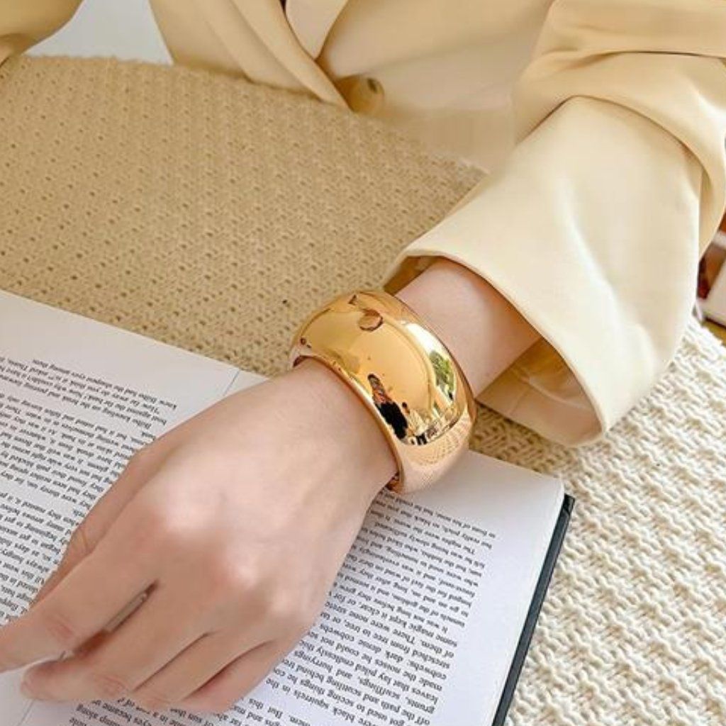 النگوی طلا پهن و بزرگ و سنگین