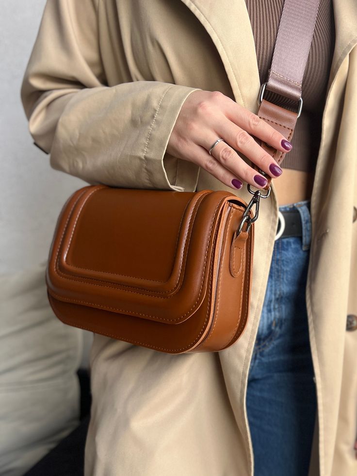 کیف دوشی قهوه‌ای