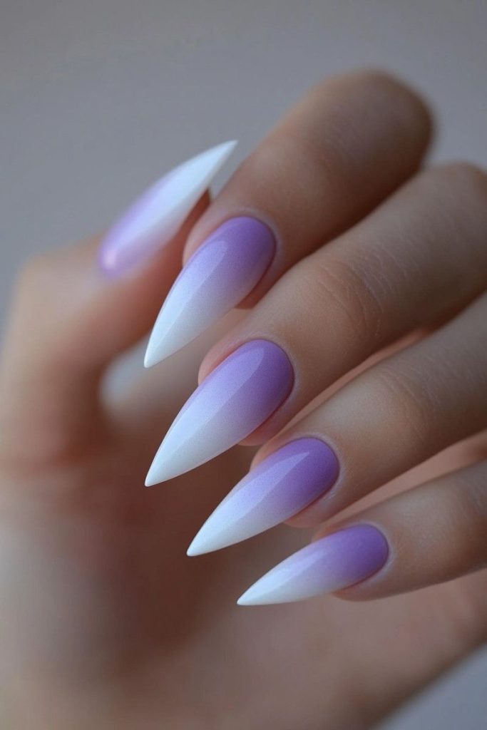 طراحی آمبره ناخن بنفش روشن