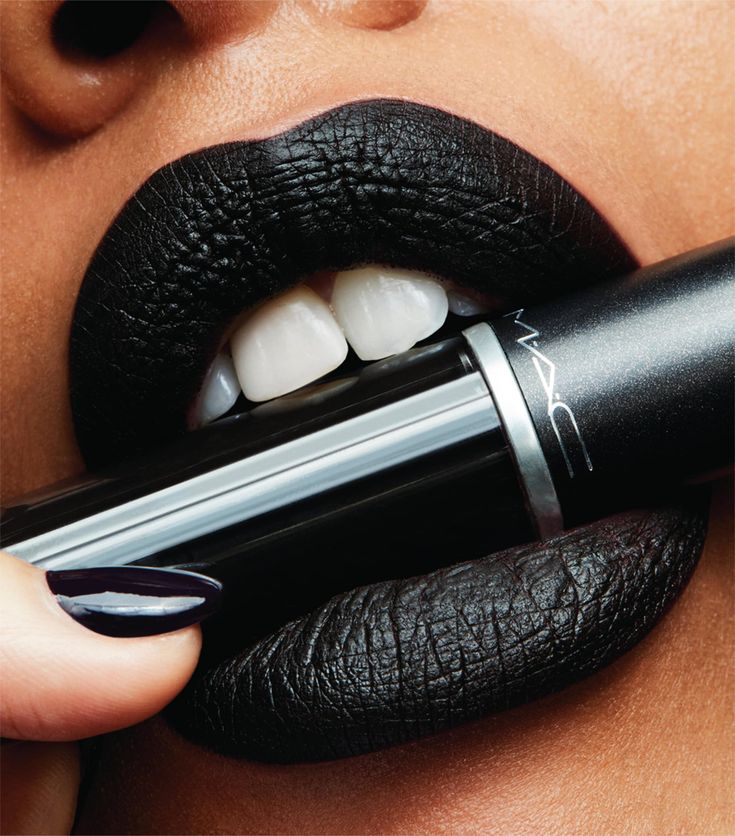 رژ لب مشکی مات