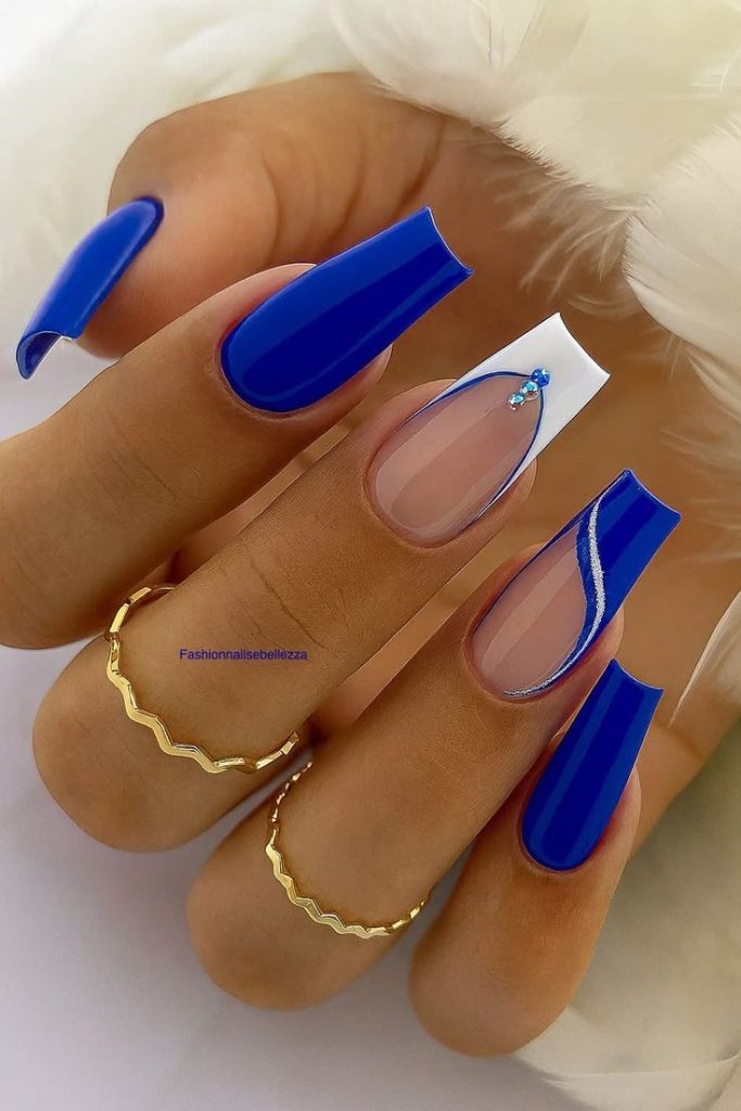 فرنچ ناخن آبی و سفید