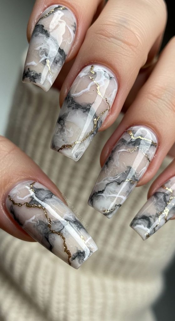 دیزاین ناخن مرمر سفید