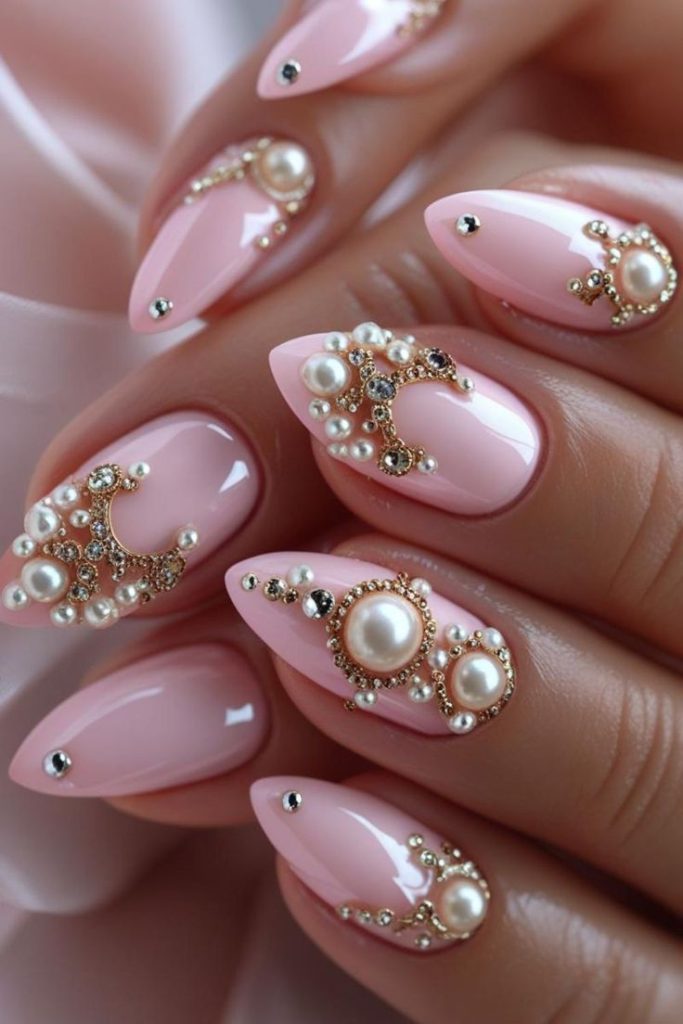 طراحی ناخن برجسته صورتی با مروارید