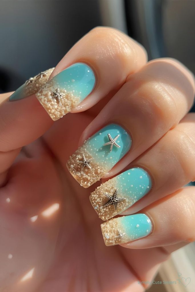 دیزاین ناخن ابی روشن با طرح ستاره دریایی