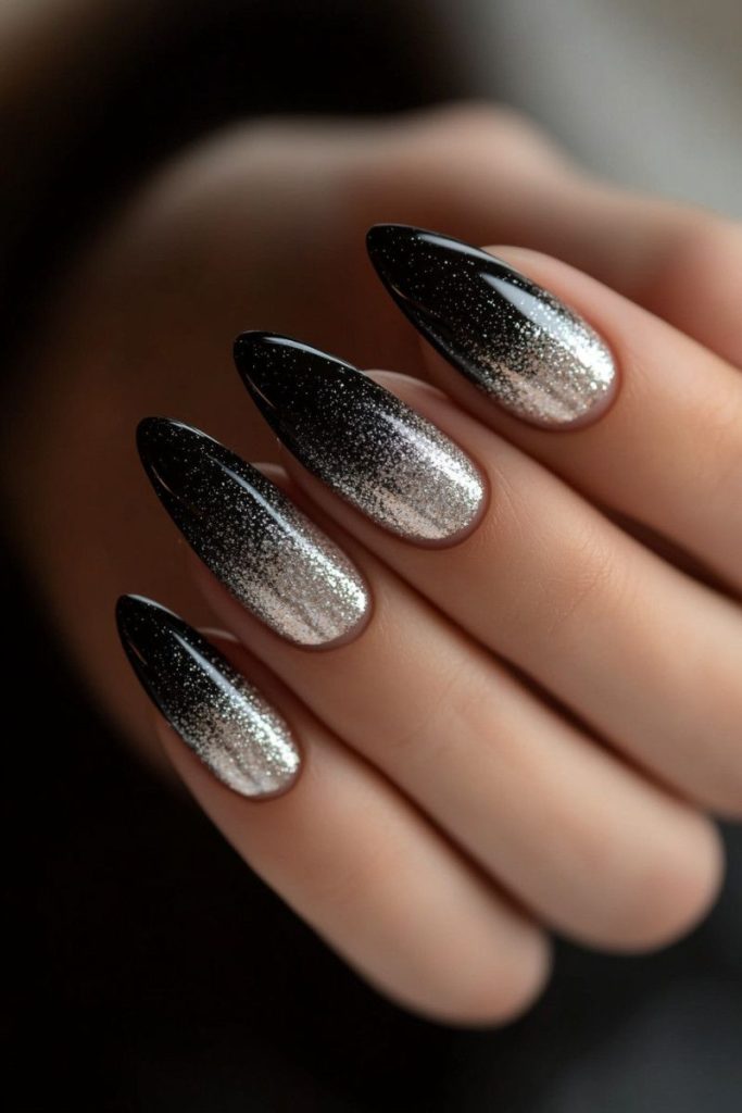 دیزاین ناخن مشکی اکلیلی