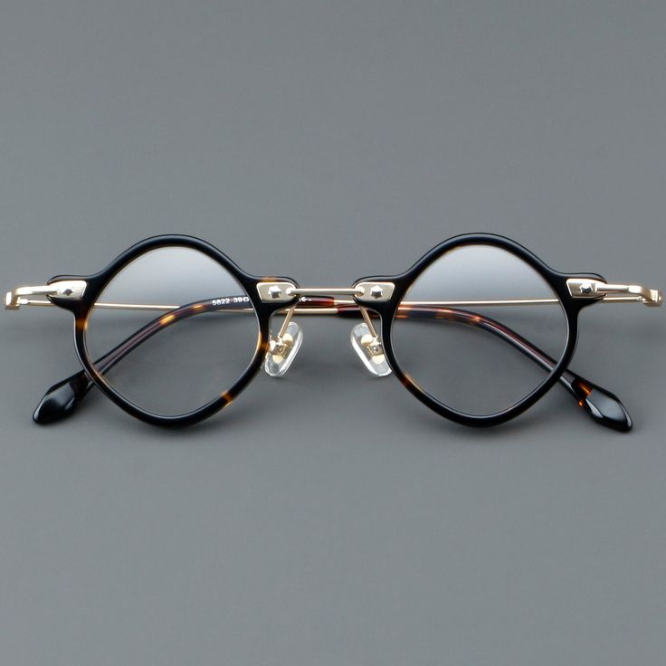 فریم عینک خاص گرد