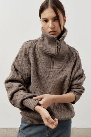 بلوز یقهزیپی زنانه