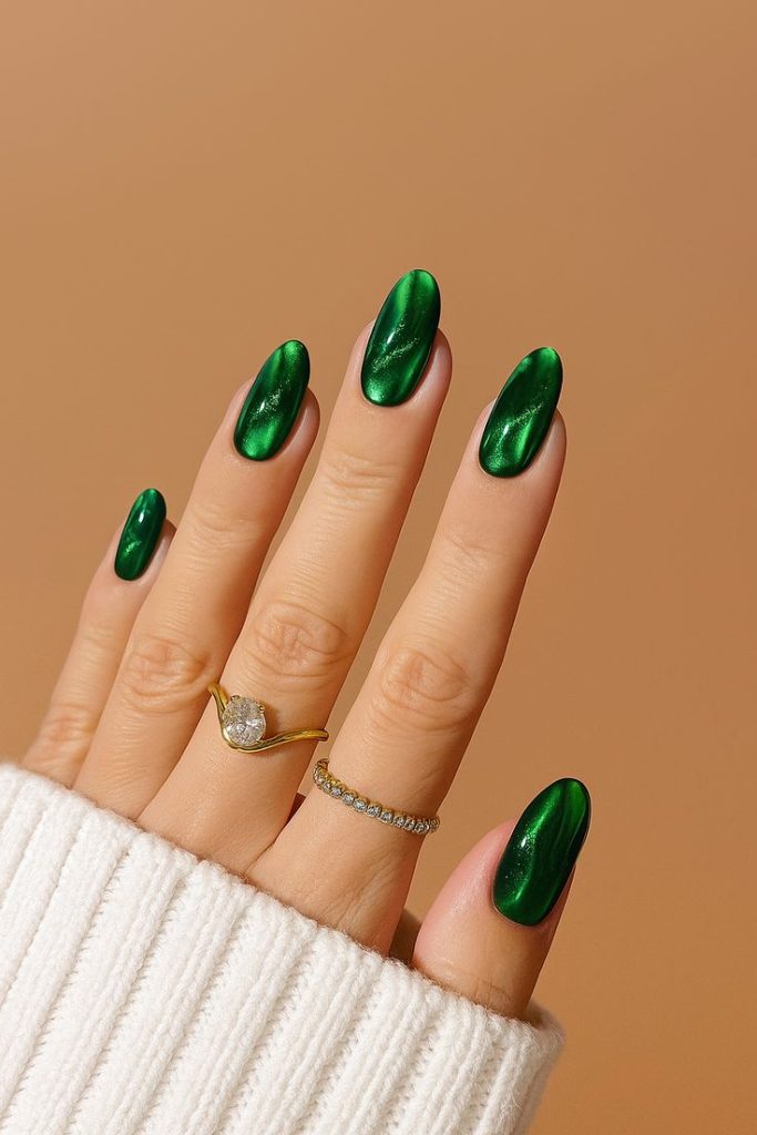 ناخن سبز ساده درخشان