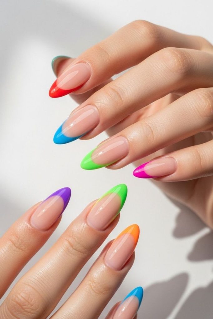 ناخن فرنچ رنگی رنگارنگ