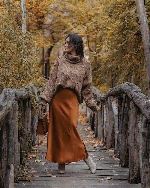 دامن ساتن خردلی تیره