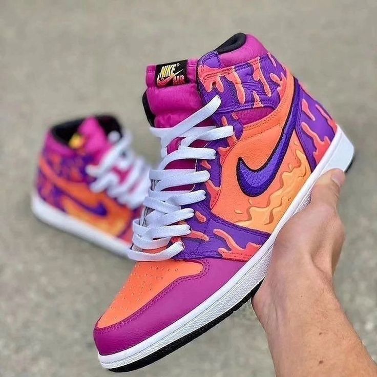 کتونی ساق دار نایک بنفش