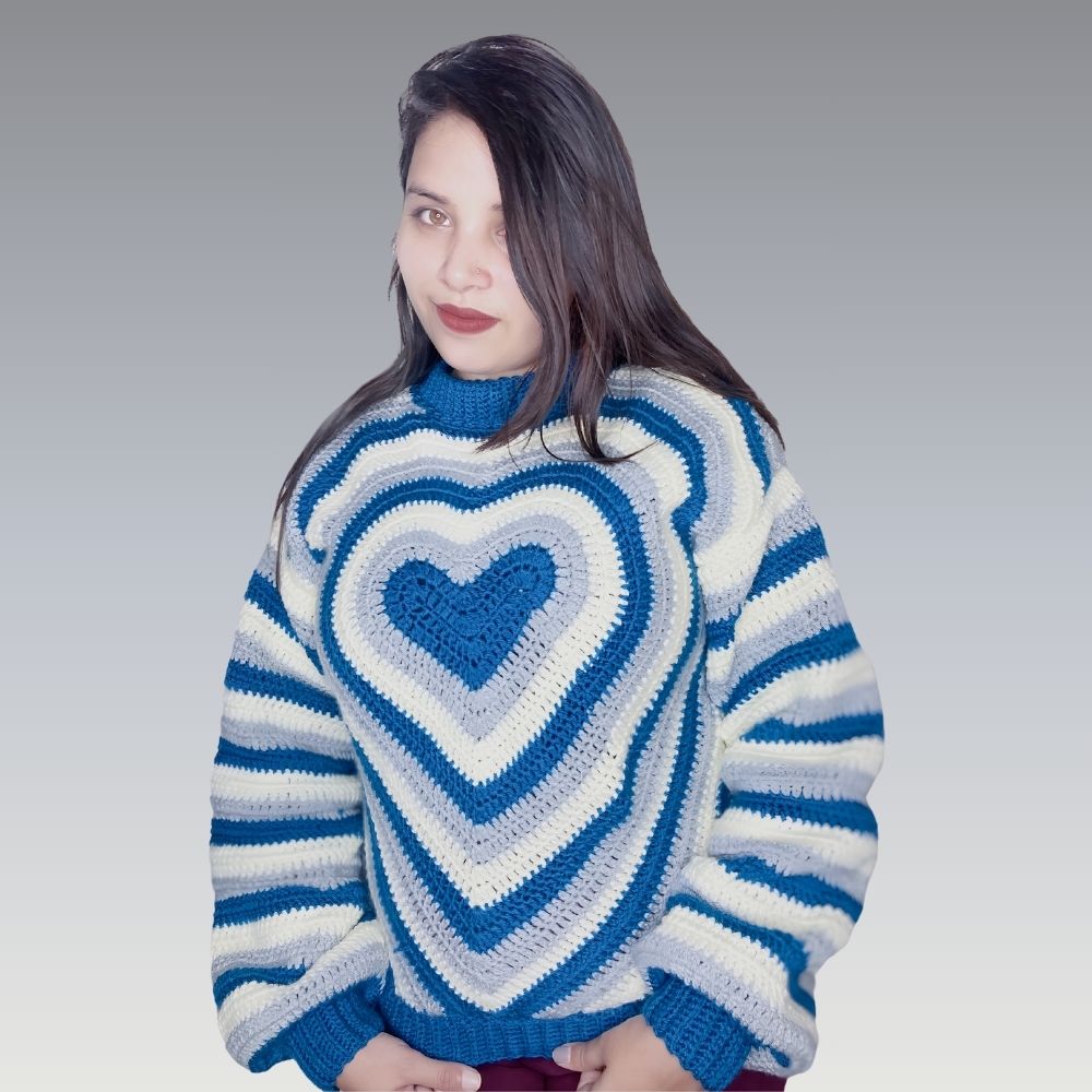 پلیور بافت قلبی زنانه سفید و ابی