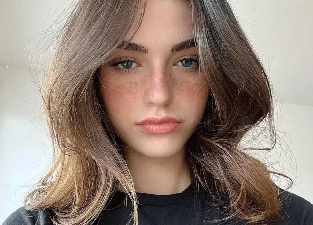 آرایش صورت کک و مک دار