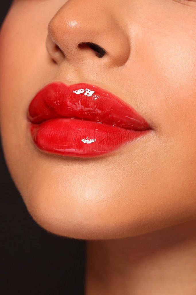 رژ لب براق قرمز