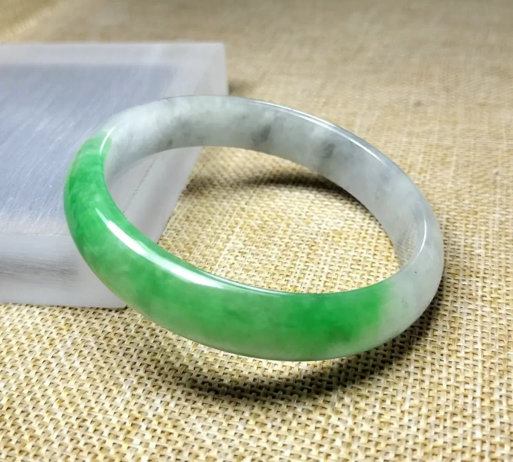 النگوی هندی فانتزی سبز و سفید