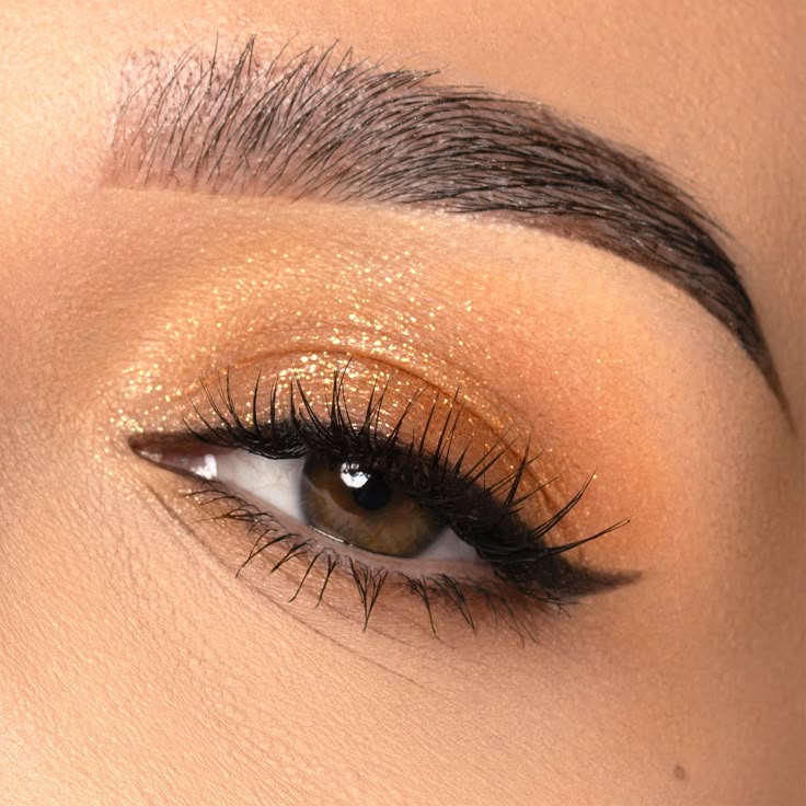 سایه چشم نرم و براق