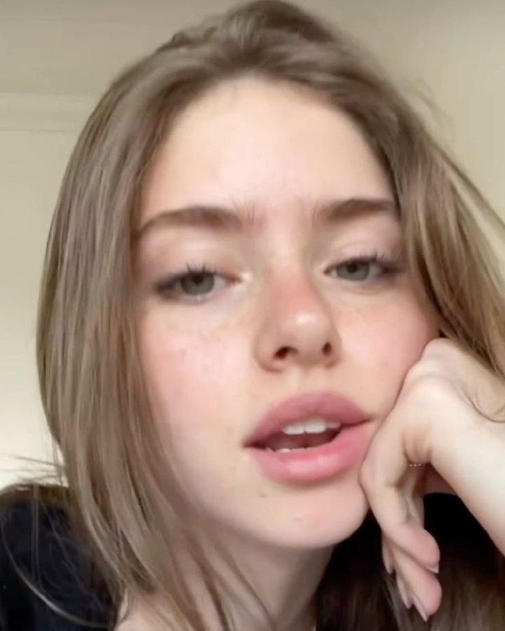 ابرو دخترانه طبیعی