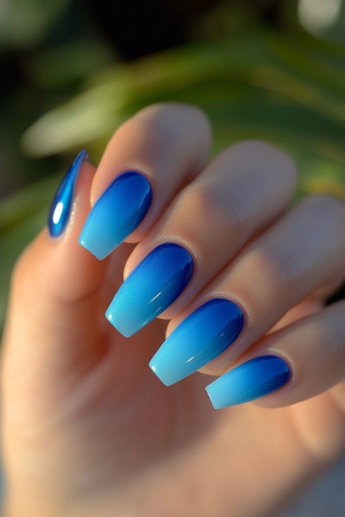 دیزاین ناخن آبی