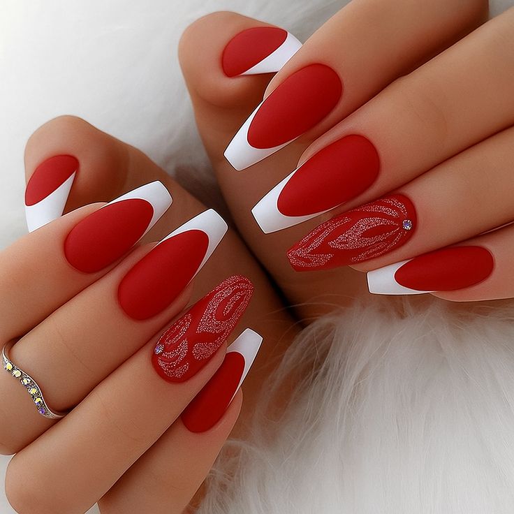 دیزاین ناخن قرمز و سفید