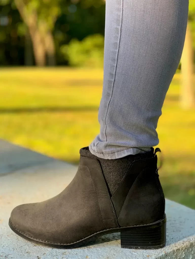 نیم بوت پاییزی قهوه ای تیره