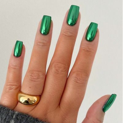 لاک ناخن سبز زمردی