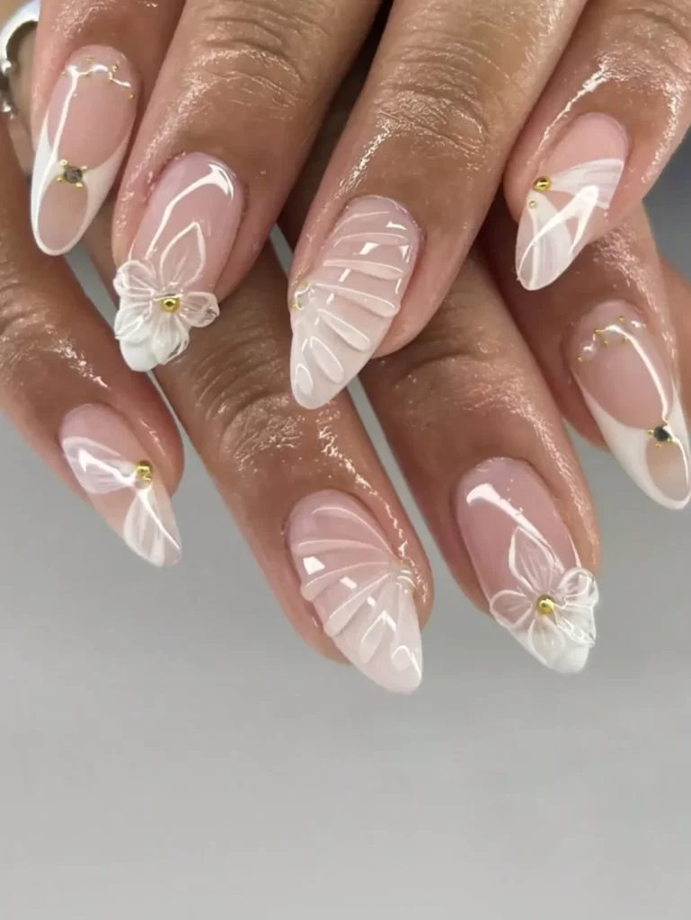 طراحی ناخن برجسته با گل سفید