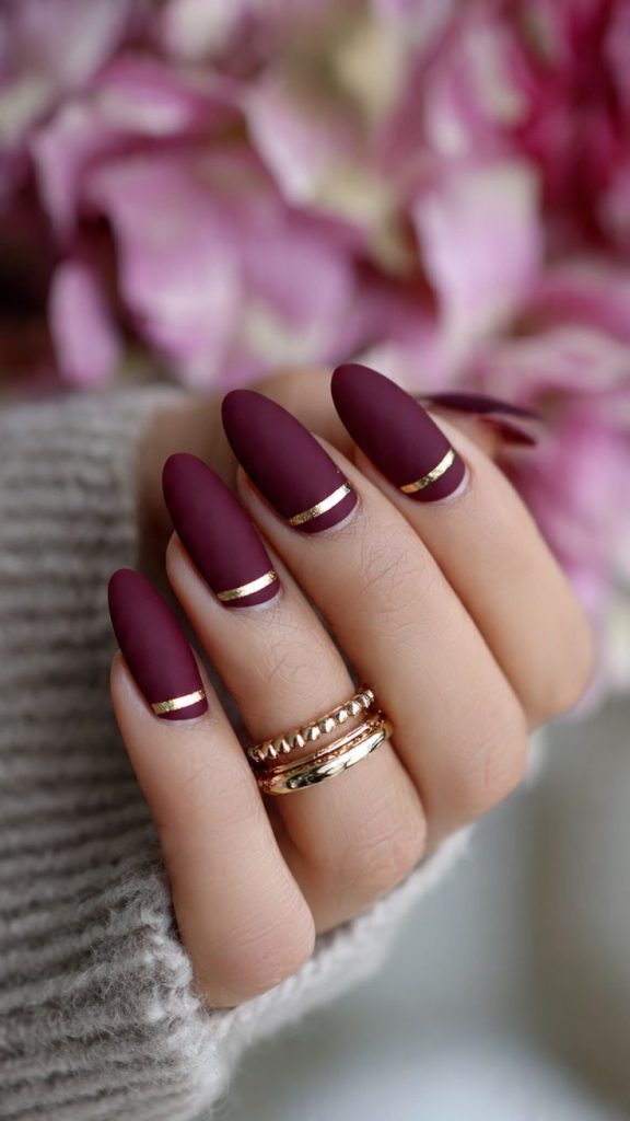 طراحی لاک ناخن زرشکی و طلایی