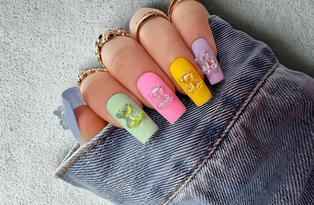 ناخن فانتزی کیوت با 4 رنگ و طرح خرس