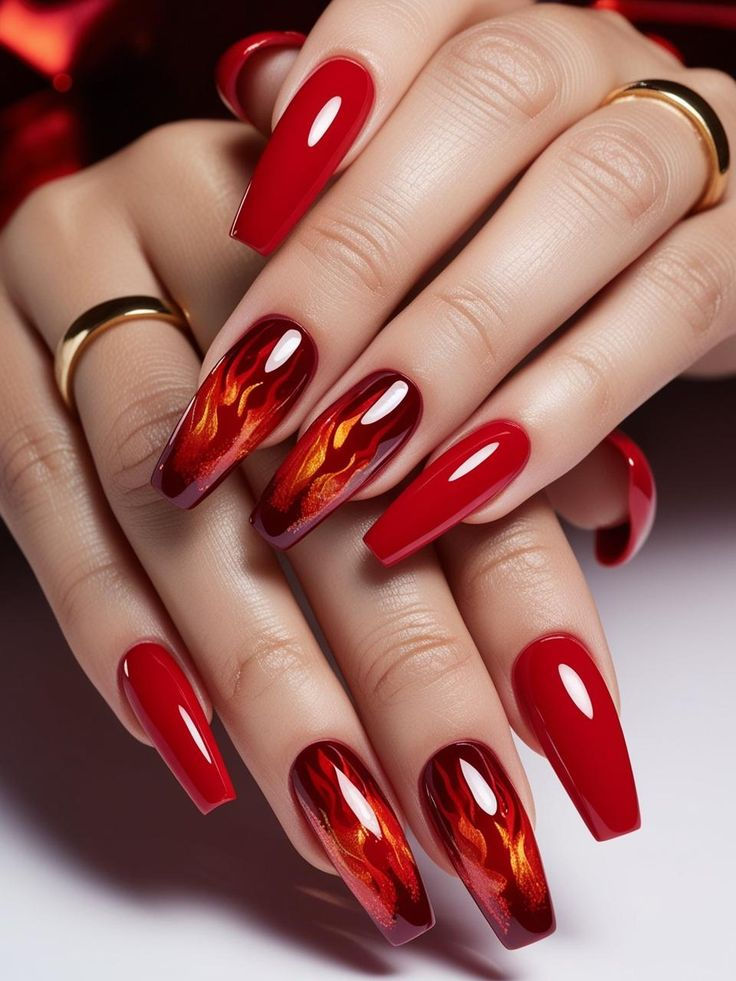 دیزاین ناخن قرمز اتشی