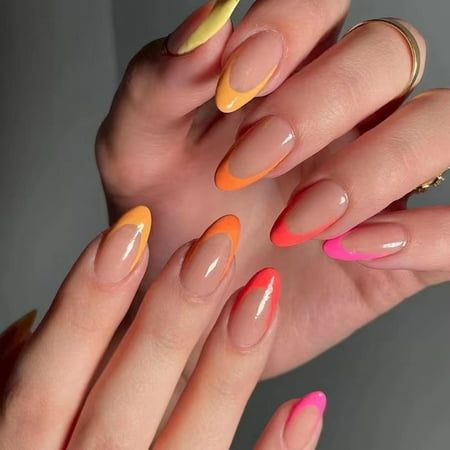 ناخن فرنچ رنگی
