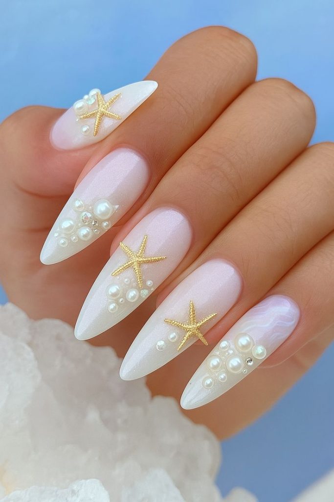 دیزاین ناخن سفید با طرح ستاره دریایی