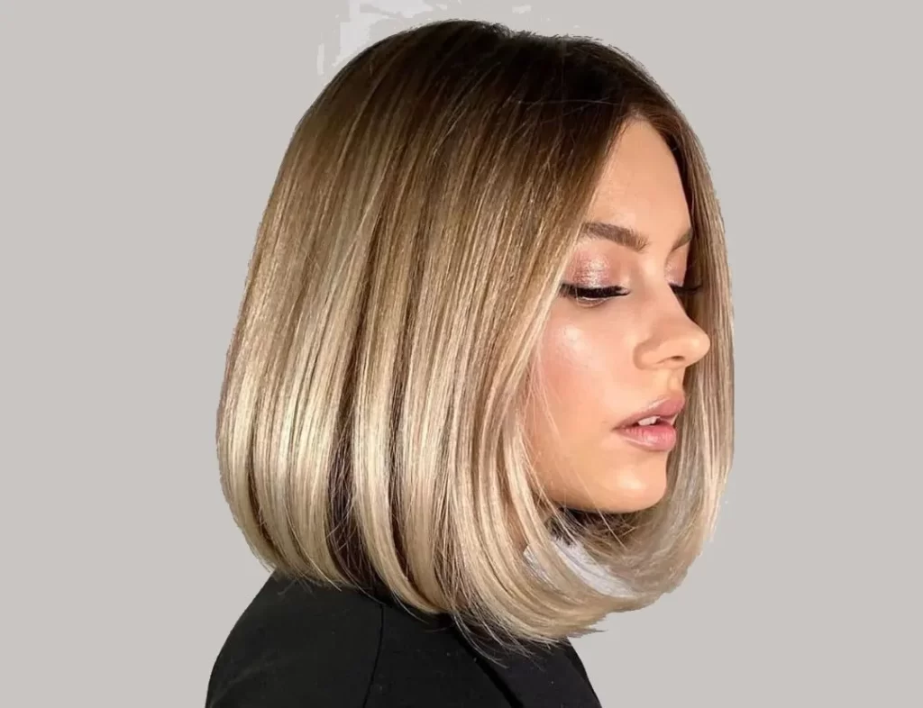 خانم بلوند با مدل موی زنانه باب