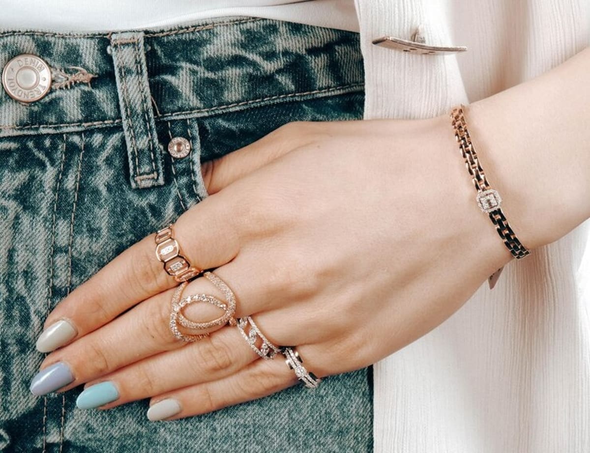 دستبند دخترانه اسپرت